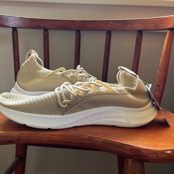 NWT Echo Unltd Men’s Cream/Tan Sneakers Size 9.5 - Picture 7 of 10